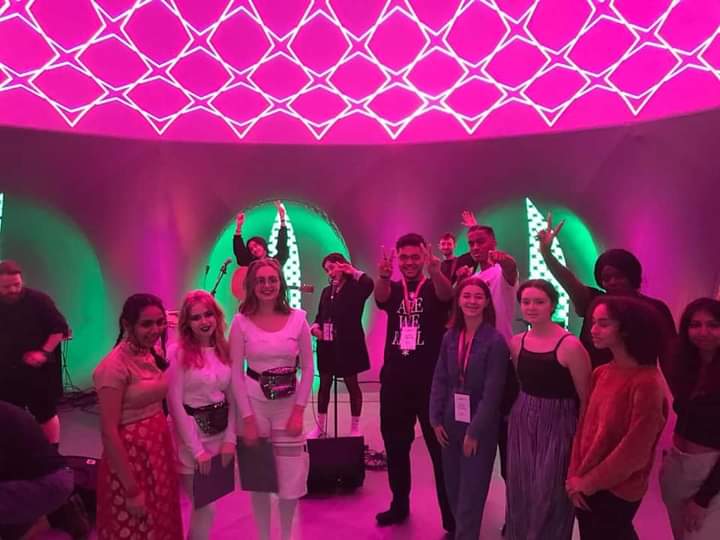 We were delighted to have Alex, Alice, Joshua and Katie bring their beautifully curated performances to the main dome of Albesila yesterday.We'll file this memory under beautiful.
📷 SPILL Festival of Performance 
#spillfestival #spill21 #youngcurators #Albesila #architectsofair