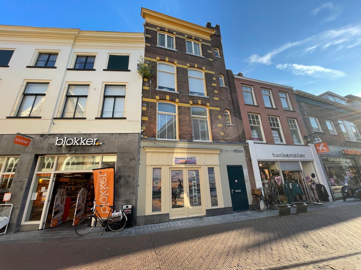 Bokbierdag's tweet photo. Onze Bokbier Winkel is er klaar voor! 
Adres: Beukerstraat 19, Zutphen.

Vanaf morgen 10:00 uur zijn we geopend en zijn de koeltassen met sixpacks van ons eigen Limited Edtion Bokbier te koop!
Wees er snel bij! Er is maar een beperkte oplage OP=OP!

Zien we je morgen? https://t.co/QudHfXuXSU