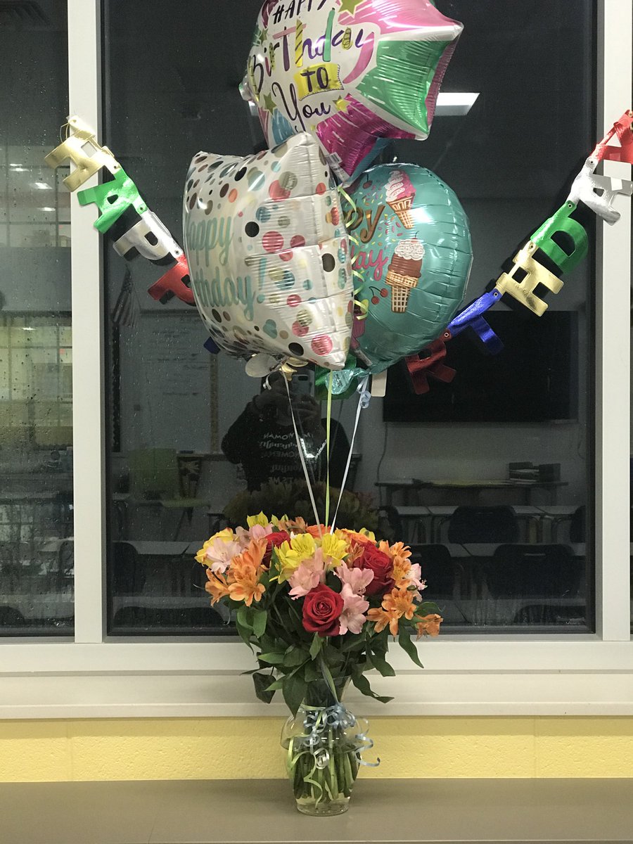 HardySpeaks's tweet photo. When I tell you I love my PLT.  These ladies are the 🐝 knees. Love them. #birthdayshenaginsloading https://t.co/vbpswqyAdy