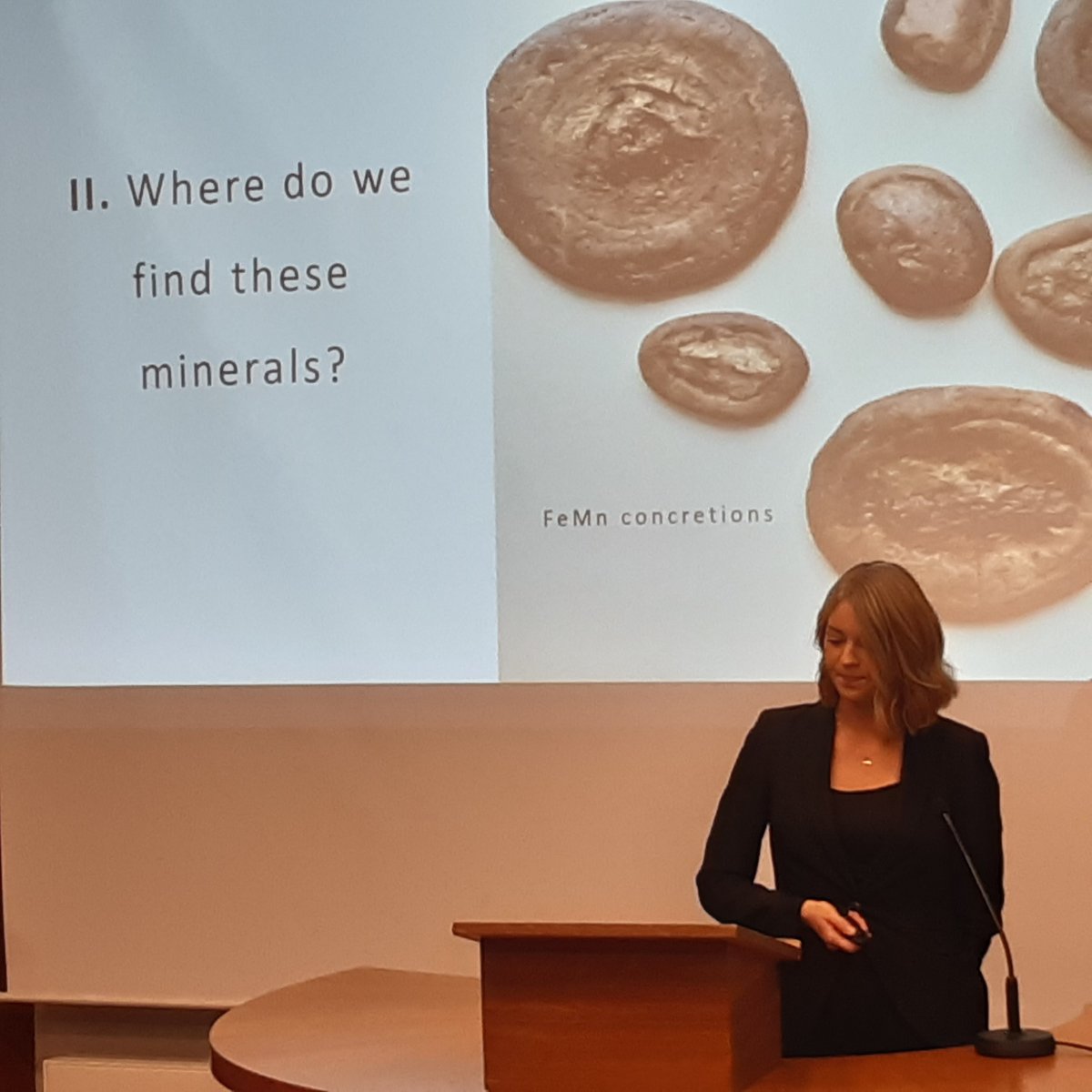 One of the novelties of the PhD thesis of @laurakaikkonen: FeMn #concretions occur on 11 % of the Finnish sea area, which is more than all EU #HabitatDirective Annex I habitats together (which cover 6 %) #seabedmining #environmentalrisks <a href="/SmartSeaProject/">SmartSea Project</a>   frontiersin.org/articles/10.33…