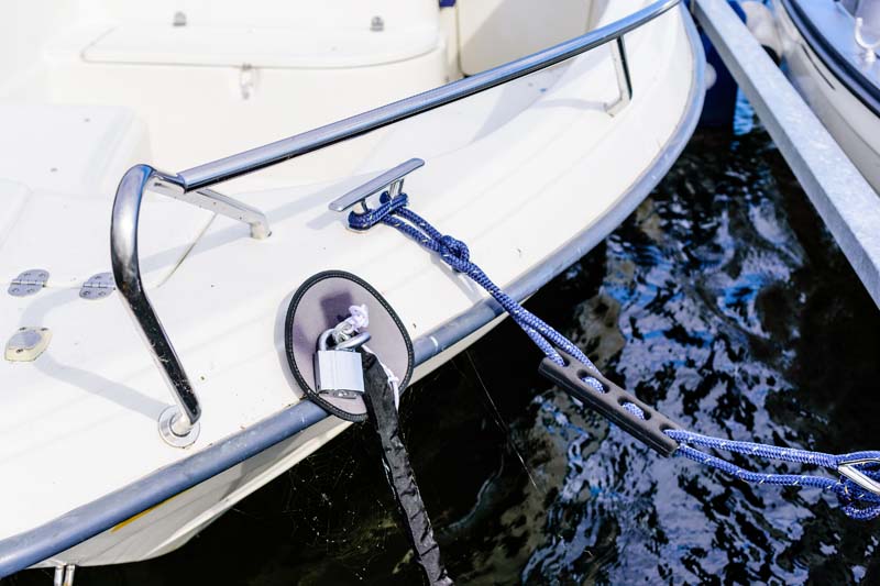 Met de stevige hangsloten van Burgwachter Yacht 460 series beveiligt u uw jacht, bouwmachines en zwaar materieel evenals uw tuinmeubilair tegen toegang door onbevoegden! hangslotje.nl/blogs/hangslot…
#padlocks #hangsloten #boot