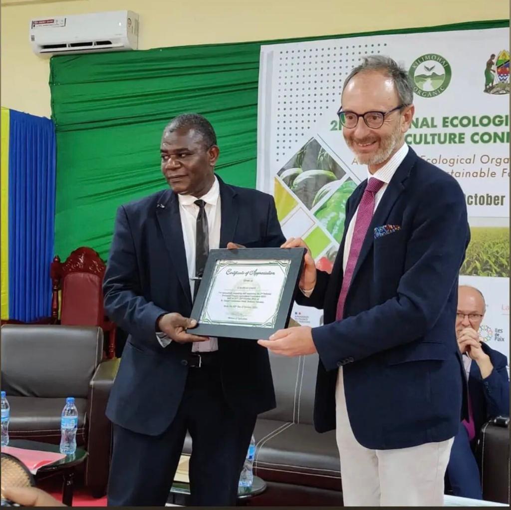 KilimohaiC's tweet photo. The Head of Delegation of EU to Tanzania and EAC, His Excellency Manfredo Fanti at the National Ecological Organic Agriculture Conference in Dodoma.

#NEOAC2021 https://t.co/IeoU1GbVnw