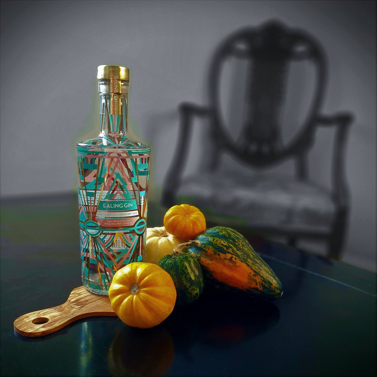 Ealing Gin and ghost stories planned for this weekend... frightfully good spooky vibes! 🎃🍸 
And watch out for our gorgeous Autumn G&amp;T serve suggestion... coming next. Cheers and chin chin.

#ealinggin #ealingdistillery #halloween2021 #spookyseason