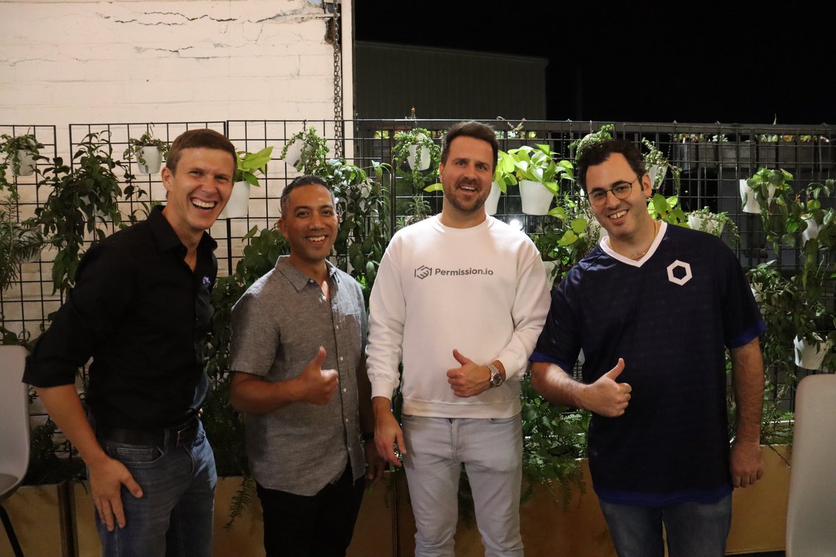 ThetaTooth's tweet photo. Thank you to everyone who came out to the first ever #Chainlink hosted meetup here in beautiful #SanDiego and a BIG shout out to the panel @nickcasares Head of Product @PolyientX, @bobby_bonus VP of Marketing @PermissionIO, &amp; Markus Levin Co-Founder of @OfficialXYO 
#ChainlinkSD https://t.co/eJh0JqkWAT