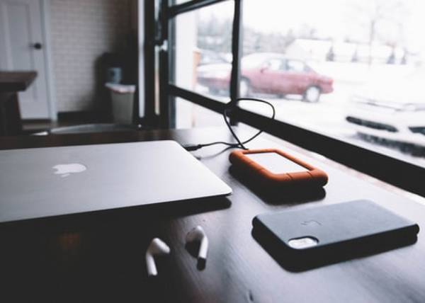 BICAraba's tweet photo. Taller #ArabaEnpresaDigitala: Cómo hablar a cámara con confianza, transmitir tu propuesta profesional e influir en tu audiencia

🗓 5, 12, 19 noviembre 
🕙 10:00 - 13:00
🧑‍💻 Álvaro Andoin

ℹ️ https://t.co/gtgLRotDqa https://t.co/GPA3NUmXop