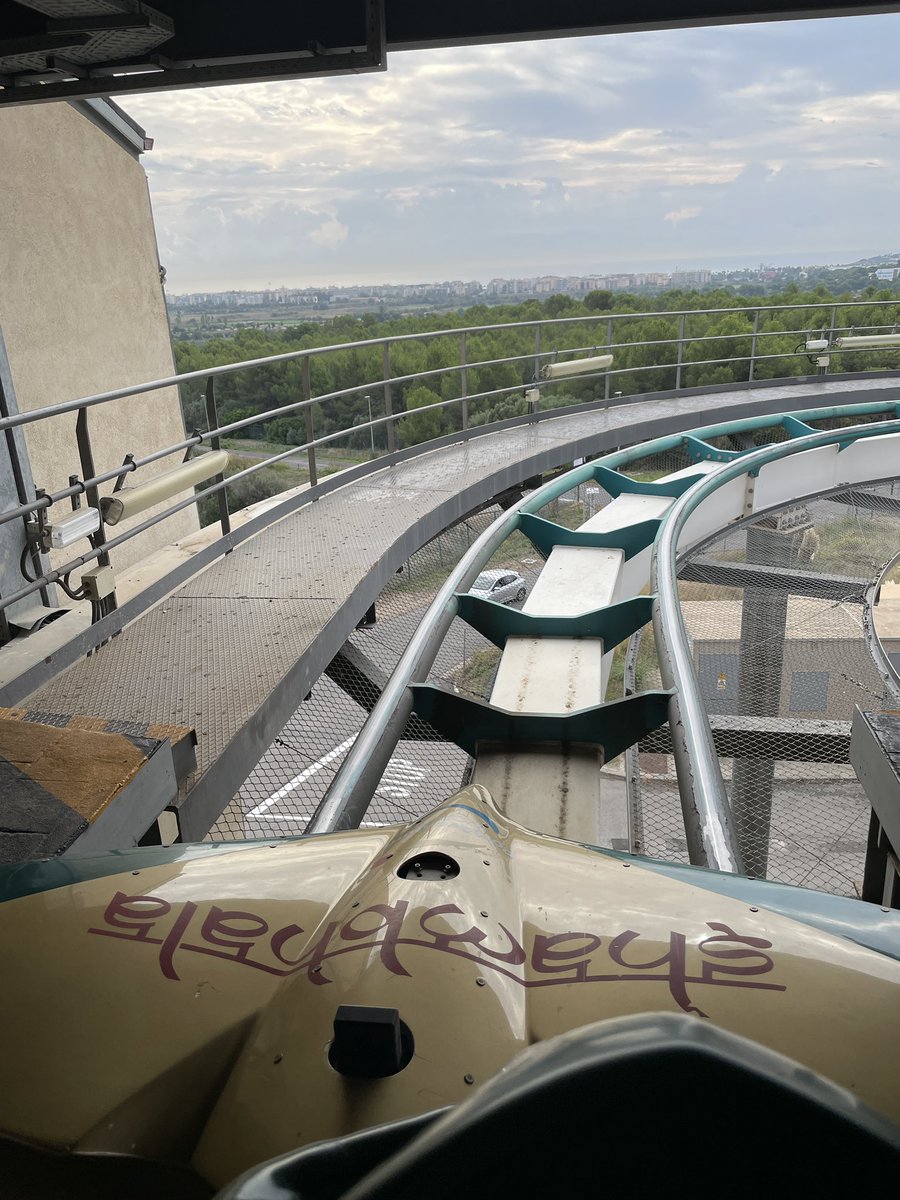 craig_toy's tweet photo. Over the last couple of days myself &amp; Darcey have been riding front row coasters @PortAventura_UK &amp; #FerrariLand #RedForce #Shambhala #DragonKhan #FuriousBaco love the front row for the view or do you order back row for the intensity? 🎢🎢🎢#toyfamily🤍 https://t.co/HykFMTgQ7G