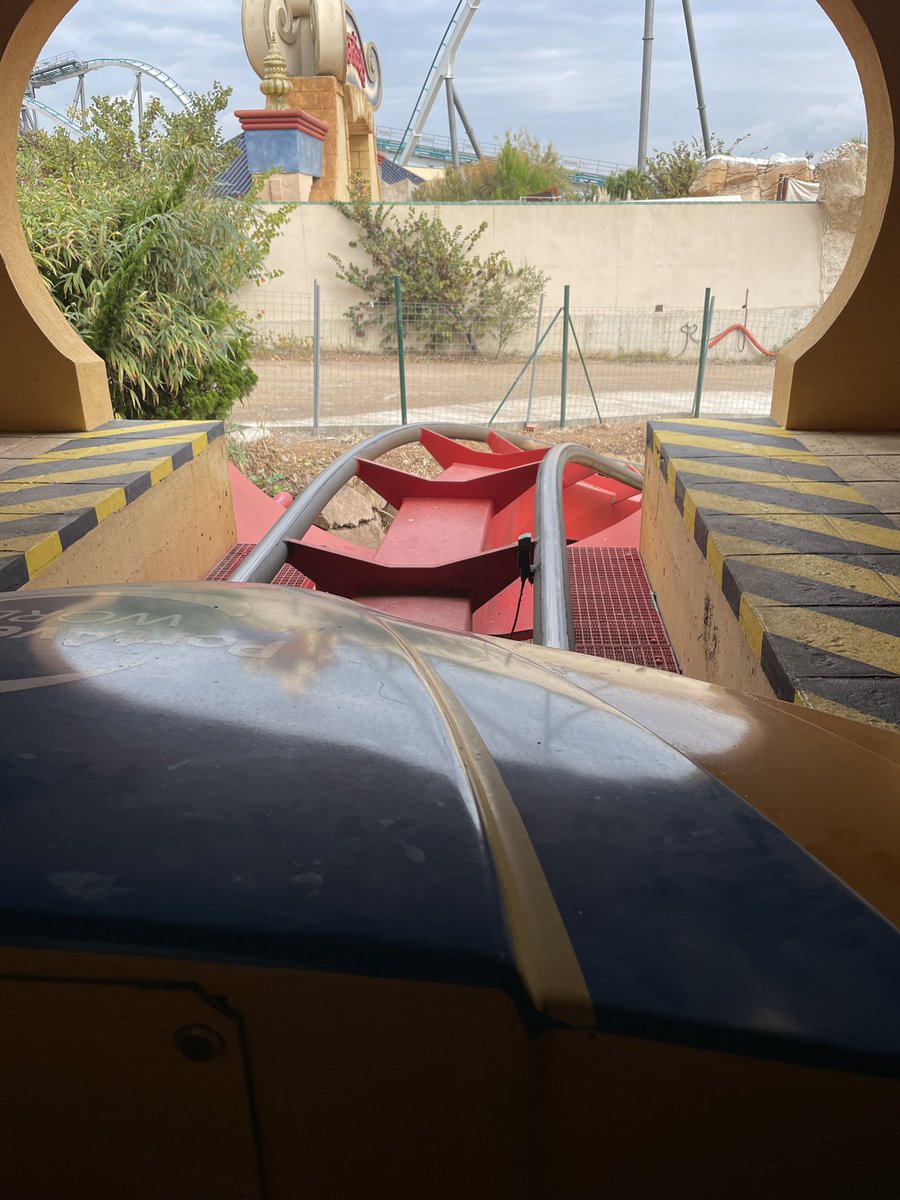 craig_toy's tweet photo. Over the last couple of days myself &amp; Darcey have been riding front row coasters @PortAventura_UK &amp; #FerrariLand #RedForce #Shambhala #DragonKhan #FuriousBaco love the front row for the view or do you order back row for the intensity? 🎢🎢🎢#toyfamily🤍 https://t.co/HykFMTgQ7G