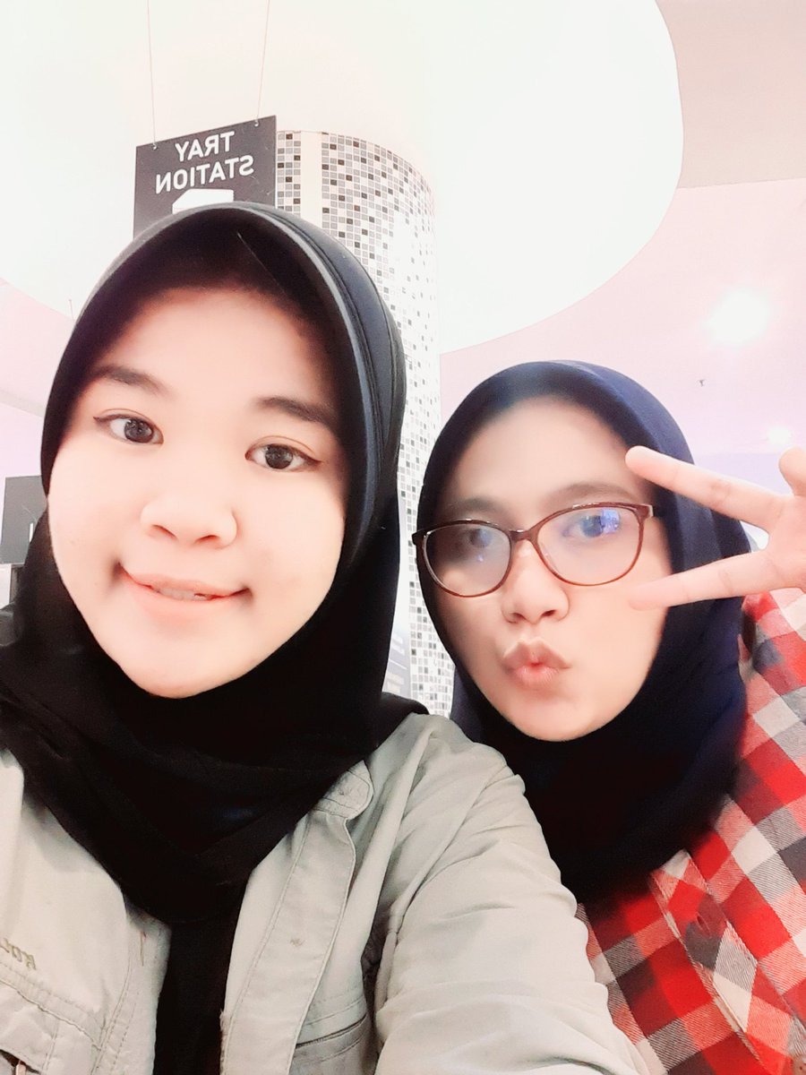 pacarwayar's tweet photo. hari bertemu dengan shabat icha cabang jakut, hari yang menyenangkan @rrukkpaw #bff #forever #ldr #mengcapek https://t.co/HFLUKGANsK