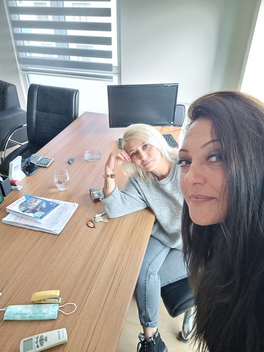 37_aysel's tweet photo. Iyi mesailer efendim :) #ofis #halleri https://t.co/CTS9lJB295