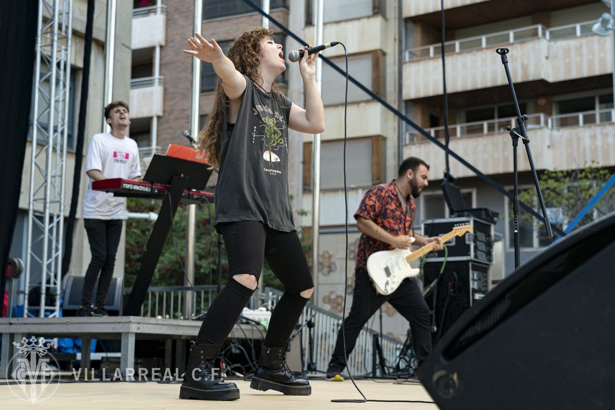 Hui comença el @SanSanFestival i obri el teló Bad Ideas (Red Smoke), el guanyador de la primera edició del #GrocTalent!

⌚ La seua actuació és a les 18.30 hores. 

Vos desitgem a tots els assistents que gaudiu del festival 🎸🎵. 

#EndavantCultura #Sansan2021