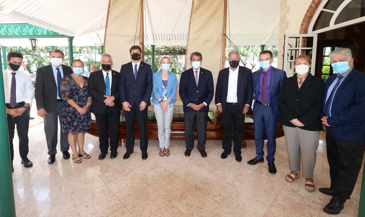 Réception donnée à la Présidence de la Polynésie française par le Président et le Gouvernement suivie d’un déjeuner.
L’occasion d’échanger sur des sujets structurants pour le territoire : #logement social, #infrastructures, #tourisme, assainissement,...
👉bit.ly/3jIRd5l