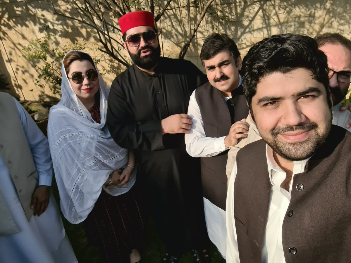 SamarHBilour's tweet photo. One with the boss @AimalWali https://t.co/q8Ja9e9OqO