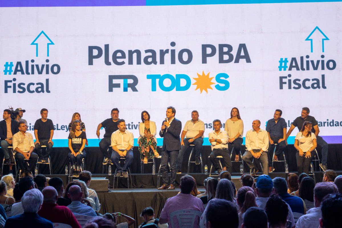 fdangeloquilmes's tweet photo. En el Club Ferrocarril Oeste de #Merlo, se llevó adelante el #PlenarioPBA del @FrenteRenovador.

Entre todos y todas vamos a tener una #ArgentinaUnida❤️🇦🇷.

@SergioMassa 
@MalenaMassa https://t.co/7xUfRUi5PI