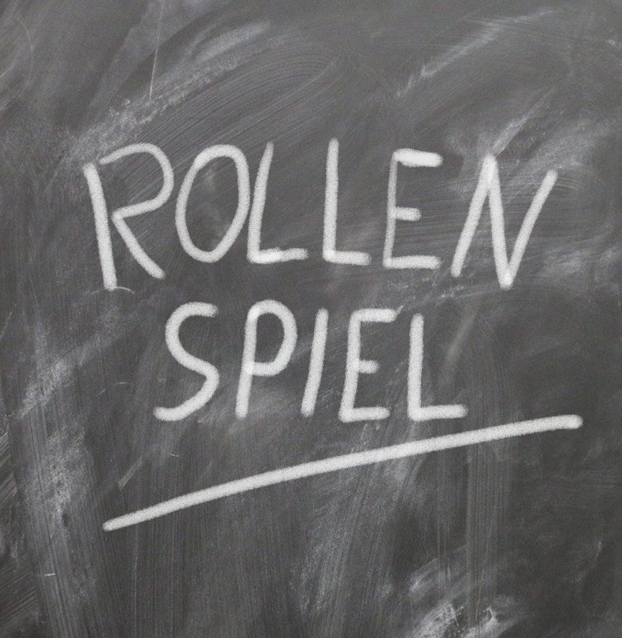 Du willst eine Rollenspiel-AG in der Schule anbieten, aber die Kollegen sind skeptisch?

🧑‍🏫 Rollenspiel in der Schule? dnddeutsch.de/rollenspiel-in…

Bernd <a href="/Camo_Steampunk/">Bernd Meyer</a> Meyer stellt in einem Gastbeitrag auf D3 einen Text vor, der die Schulle ...