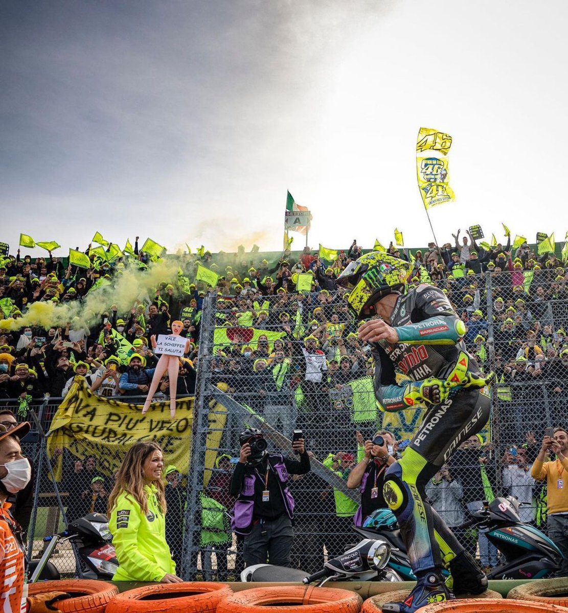 ValeYellow46's tweet photo. That’s all folks! 
Grazie a tutti 💛 https://t.co/NDEVe6Yzub