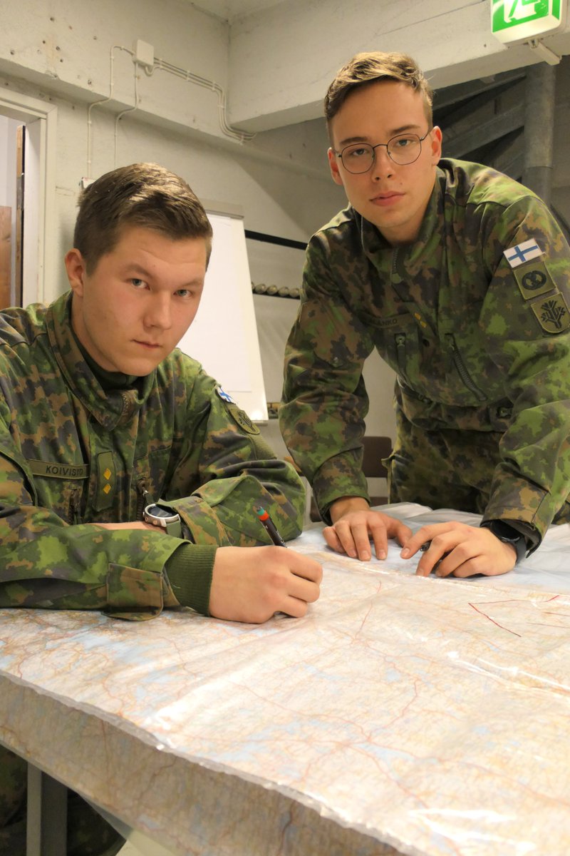 MaasotaK's tweet photo. Tykistökoulun ampumaharjoituksen pauke kuului Pohjankankaalla 25.-29.10.2021. Mukana oli 1500 sotilasta eri joukoista. Heistä yksi oli #tykkimies Ahonen, 19. Lue hänen ja muiden ajatuksia: https://t.co/hQ6NxA4cB8 #maask #tykistökoulu #TYKKAH #porpr #pspr #upseeriksi #mpkkfi #ruk https://t.co/XXNJtTA5d1