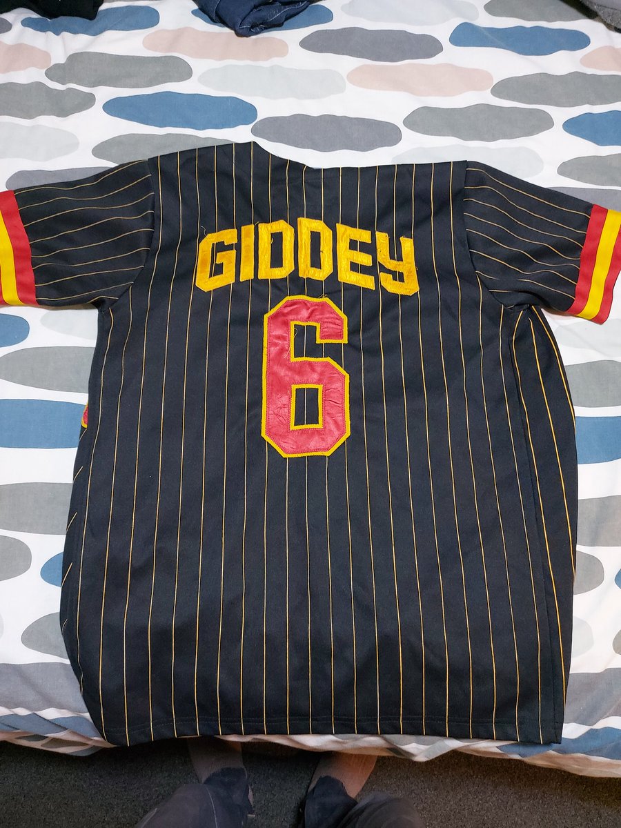 gator13's tweet photo. @joshgiddey how's this absolute piece of gold I dug up? https://t.co/E8gAcT7TBg