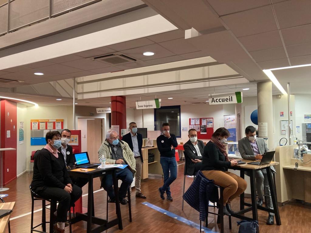 PierricOuvrard's tweet photo. 🆕 #HautRhin Pôle emploi @poleemploi_GE et ses partenaires réunis autour du nouveau dispositif d'anticipation des #emplois du territoire : FORCE EMPLOI 68 ↪️Notre objectif commun : Agir ensemble pour répondre aux besoins locaux du marché du travail et faciliter les recrutements ! https://t.co/SoWb3zijJc