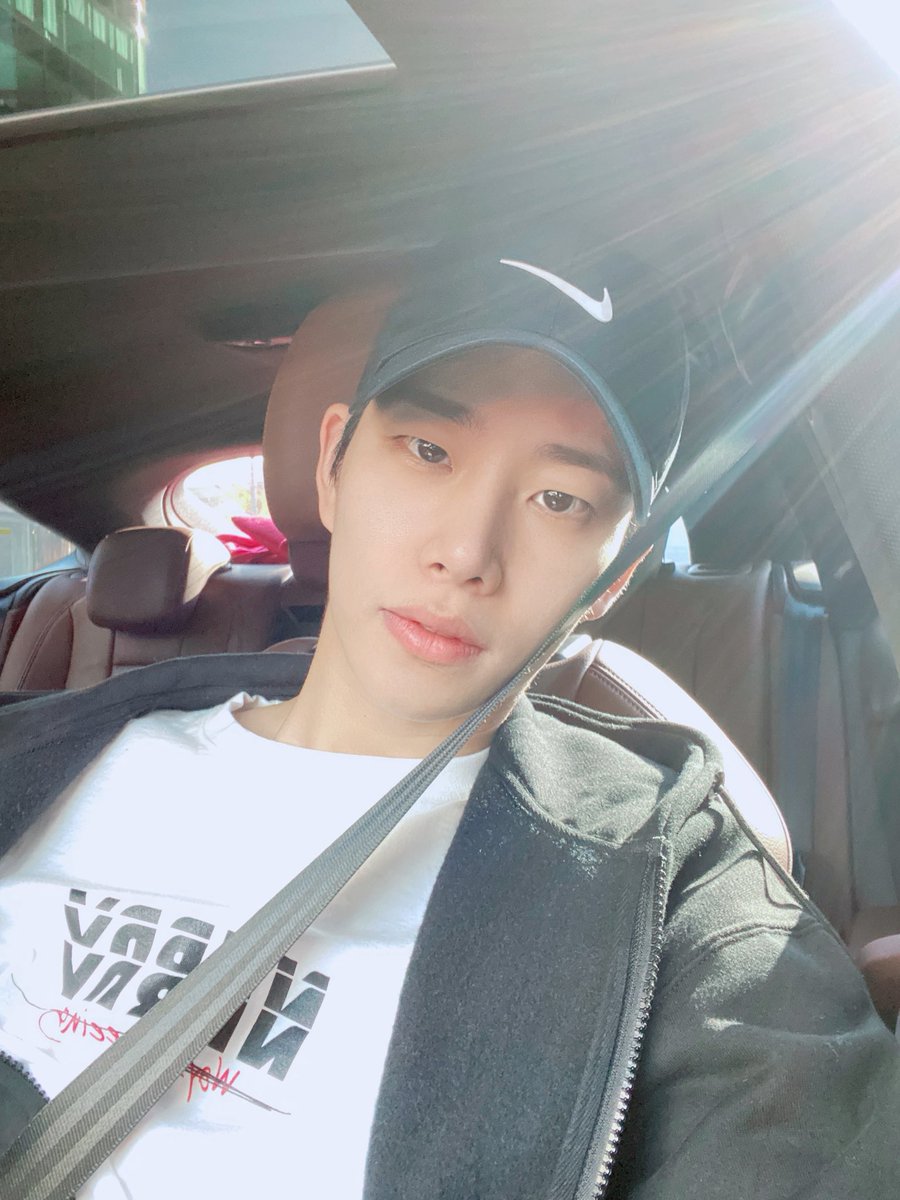 arohaitalia's tweet photo. [#MJ] Cos'è questa cosa? Che emoji? Ma che carina❤
Scrittore MGetSetYo
#Ragazzo #CheFate # #????
#ASTRO #MJ #HappyVirus #계세요 #GetSetYo https://t.co/6jMJP9FPrw