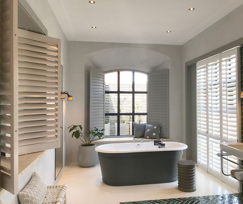 r_ctrading's tweet image. “Variety is the spice of life”😜

At R&amp;amp;C Trading you’ll be spoilt for choice when installing shutters in your home. Whether you’re looking for security shutters or shutters to add to your design aesthetics then our team is ready to #MakeYourDay 

📷 SA Decor (American Shutters)