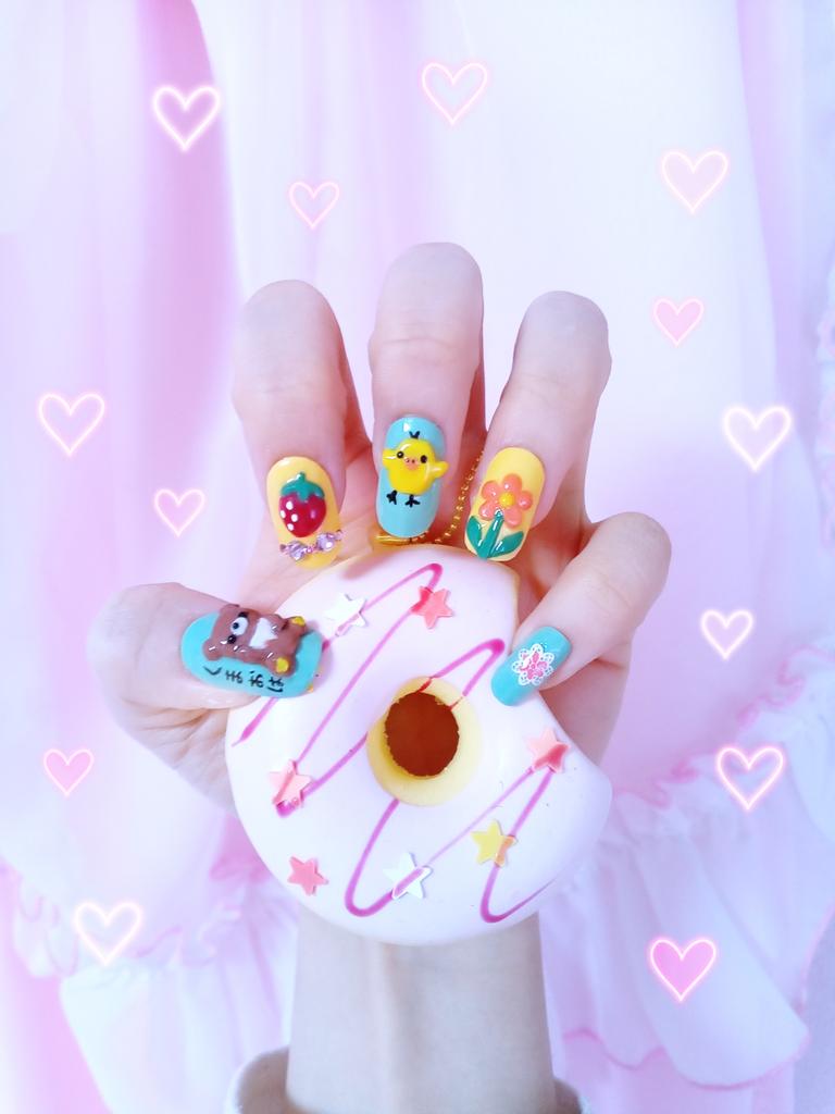 Hashtag リラックマネイル Na Twitteri