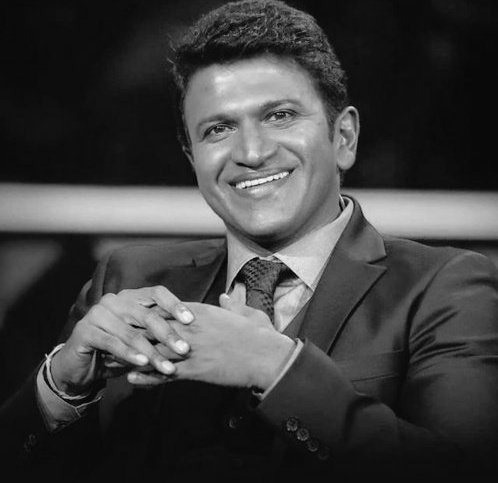 RAKESHM26212865's tweet photo. ಜೊತೆಗಿರದ ಜೀವ ಎಂದಿಗಿಂತ ಜೀವಂತ💔

#ripPuneethrajkumar #GoneTooSoon #rajkumara #wemissyou https://t.co/XGp5W0k2l7