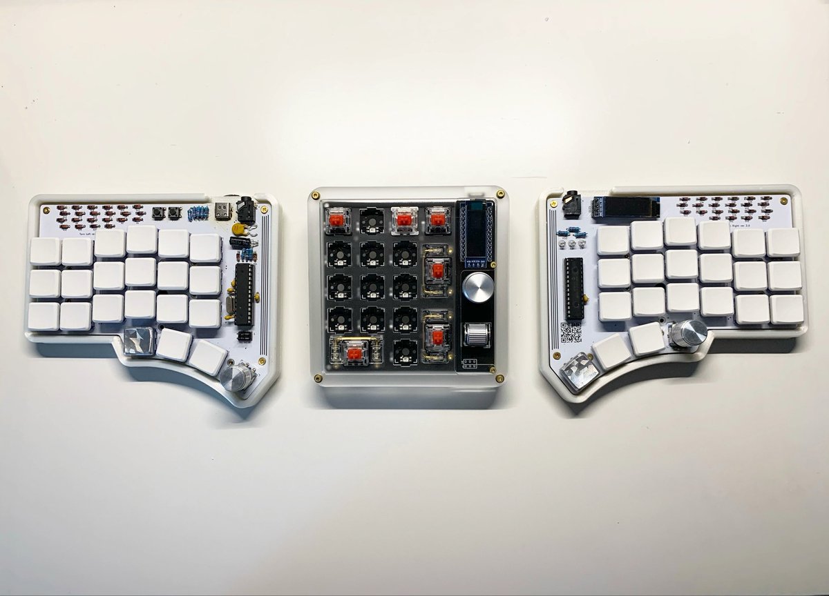 xcmkb's tweet photo. #Torn #splitkeyboard #40keyboard #mechanicalkeyboard #ergonomickeyboard

Keyboard: Torn 
Keycap: MBK #mbk #mbkkeycap #lowprofile
Switch: 20g low choc https://t.co/8NHOBHzyy4