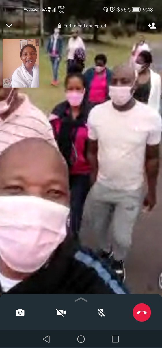 nomsachingowe's tweet photo. 1st frame a friend donated money @Cancer0Thirty5 for children with cancer
2nd frame a friend organised a walk for #BreastCancerAwarenessMonth with his colleagues and I only found out today through video call
They both brighten my day #StandUp4Cancer๐ https://t.co/lcDsy3C0am