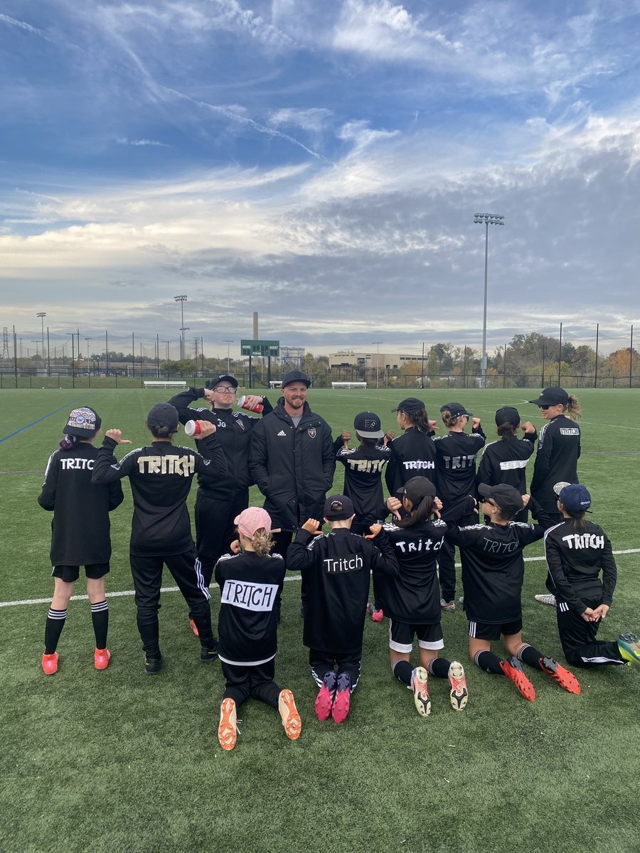 FCDELCO2's tweet photo. Yesterday was #fcdelcocoach @aarontritch appreciation day!! The entire #fcdelco10girls Pre ECNL showed up dressed as TRITCH! π π» β½οΈ! Itβs DELCOween everybody! #delcoween #wearethefuture #itsallabouttritch https://t.co/pwUZ7Kp5I0