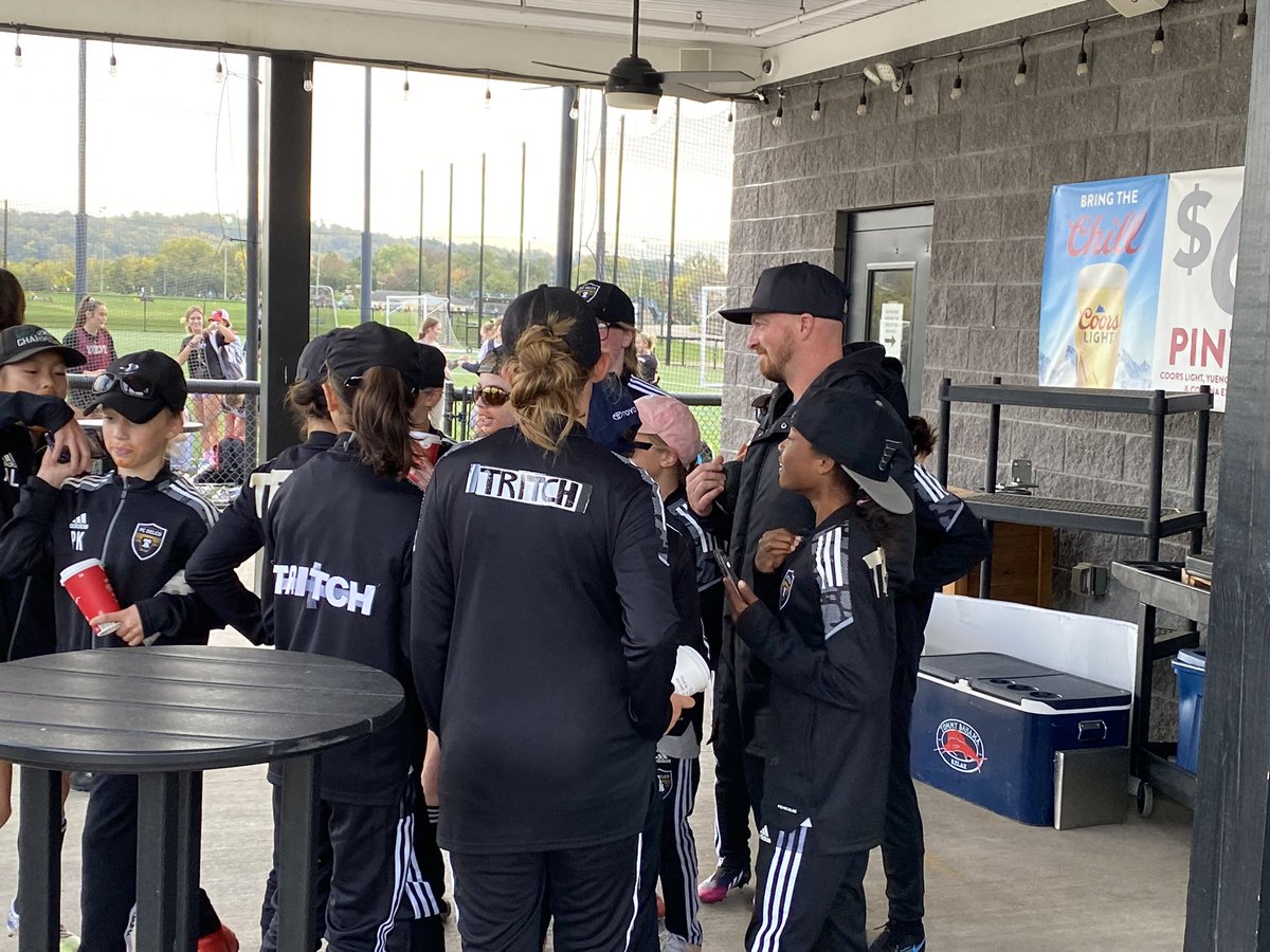 FCDELCO2's tweet photo. Yesterday was #fcdelcocoach @aarontritch appreciation day!! The entire #fcdelco10girls Pre ECNL showed up dressed as TRITCH! π π» β½οΈ! Itβs DELCOween everybody! #delcoween #wearethefuture #itsallabouttritch https://t.co/pwUZ7Kp5I0
