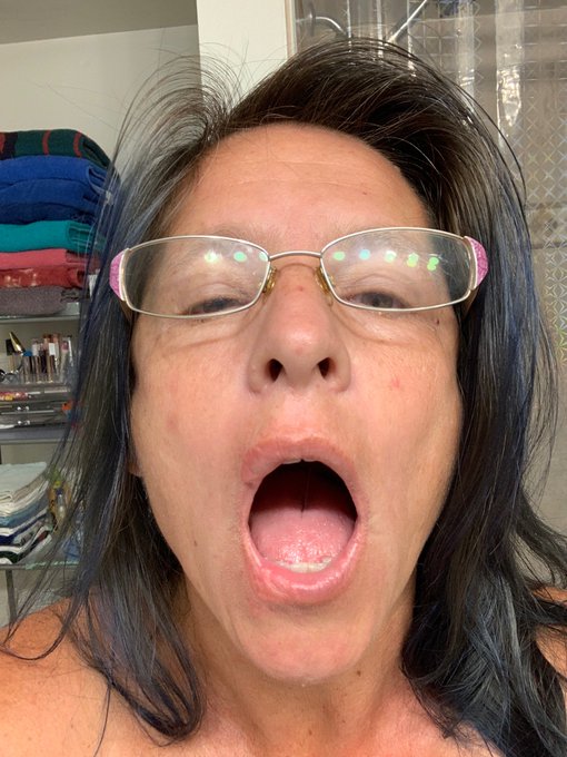 It&rsquo;s Friday and mom could use a surprise $jmcougar (CashApp), anyone want to put a smile on my face?<a href="/tag/athm"class="tags"><span>#athm</span></a>