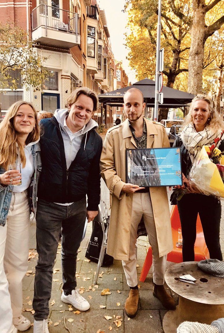 FloorHoogstad's tweet photo. Gister de tweede uitreiking van de Mark Hoogstad Beurs gehad. Trots! Gefeliciteerd @jvstaalduine ! Ik kijk uit naar je verhaal :) https://t.co/o8HUQyEjgF