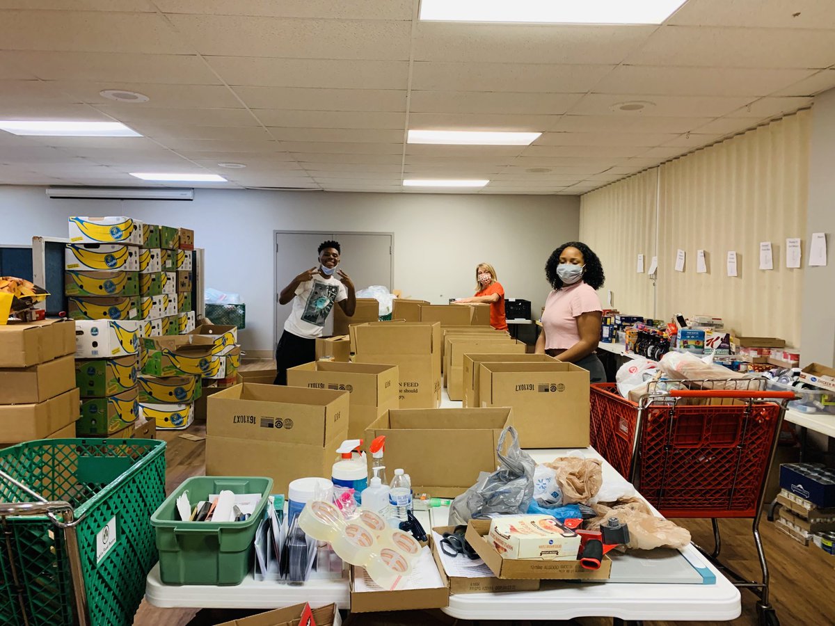 AFRitchart's tweet photo. $549 and 4,682 lbs. of food donated to the Dublin Food Pantry for TOTS-EAT! Great work ⁦@SenateDshs⁩, Drama Club, Interact, FCCLA, and NHS! ⁦@dshsDCSD⁩ ⁦@DublinSchools⁩ ⁦@irishat25⁩ ⁦@BLGamary⁩ https://t.co/GPiXxOncYo