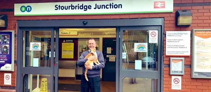 George The Stourbridge Junction Station Cat <a href="/TheStourbridge/">George The Stourbridge Junction Station Cat</a> is officially the cat that got the cream after <a href="/WestMidRailway/">West Midlands Railway</a> Stourbridge Junction named Britain's favourite in 'World Cup of Stations' poll
bit.ly/3GzLyIE