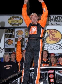 Racing for Hours (@hoursofracing) on Twitter photo On this day in 2006, <a href="/TonyStewart/">Tony Stewart</a> scored his 28th career NASCAR Nextel Cup Series win at @amsupdates #NASCAR On this day in 2006, <a href="/TonyStewart/">Tony Stewart</a> scored his 28th career NASCAR Nextel Cup Series win at @amsupdates #NASCAR