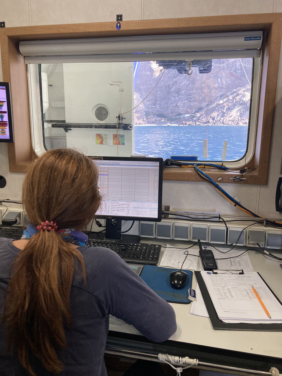 WATER_IOS_CSIC's tweet photo. Dentro de la campaña @VulcanaIEO ⛴en La Palma 🌋a bordo del #AngelesAlvarino hoy realizamos las estaciones control ✔️para comparar con las realizadas próximas al delta de lava🪨
@IEOoceanografia @CSIC @WATER_IOS_CSIC #FuerzaLaPalma    #ErupcionLaPalma #CumbreVieja #VolcanLaPalma https://t.co/HFDkrvyw72