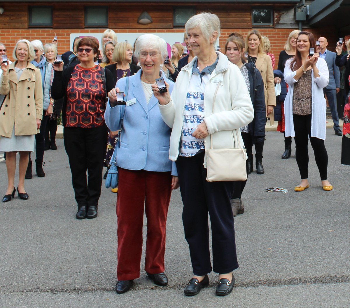 RowansHospice's tweet photo. Did you catch us on @itvmeridian? Last Sunday we hosted the Rowans COVID Star Award ceremony. The Star was presented by the Lord Lieutenant of Hampshire, Nigel Atkinson Esq &amp; awarded to staff &amp; volunteers whose role was critical during the pandemic. Watch: https://t.co/J39z8BRCAg https://t.co/NwCsWJ7gJ0