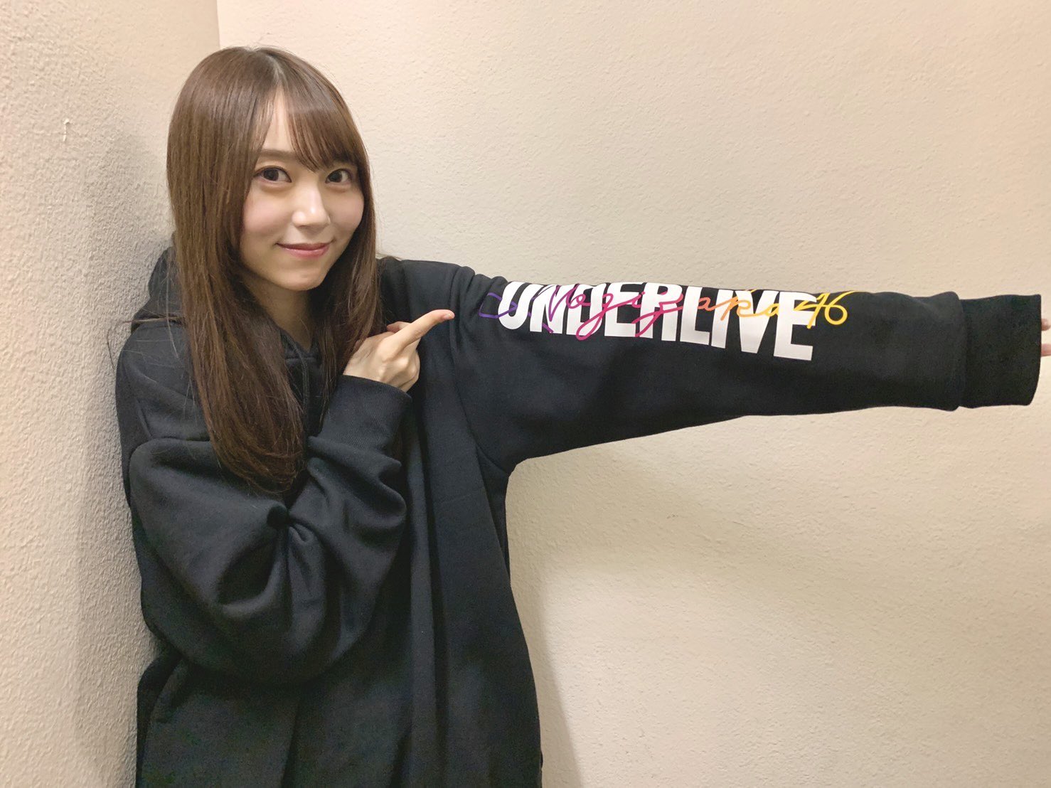 カテゴリー】 沈黙の金曜日『限定パーカー』 弓木奈於 とても