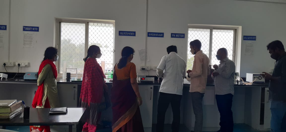 mb_telangana's tweet photo. Our Women #MissionBhagiratha Engineers are in duty to provide water supply, Smt. C.Nalini EE #Bhadradri #Kothagudem inspecting 145 MLD WTP #Thogudem &amp; Pump station #4incline and https://t.co/d6iFvONIcQ.Padmalatha EE #Shadnagar at 48 MLD #Kammadanam @SmitaSabharwal @DayakarRao2019 https://t.co/ne6ntIh4SZ