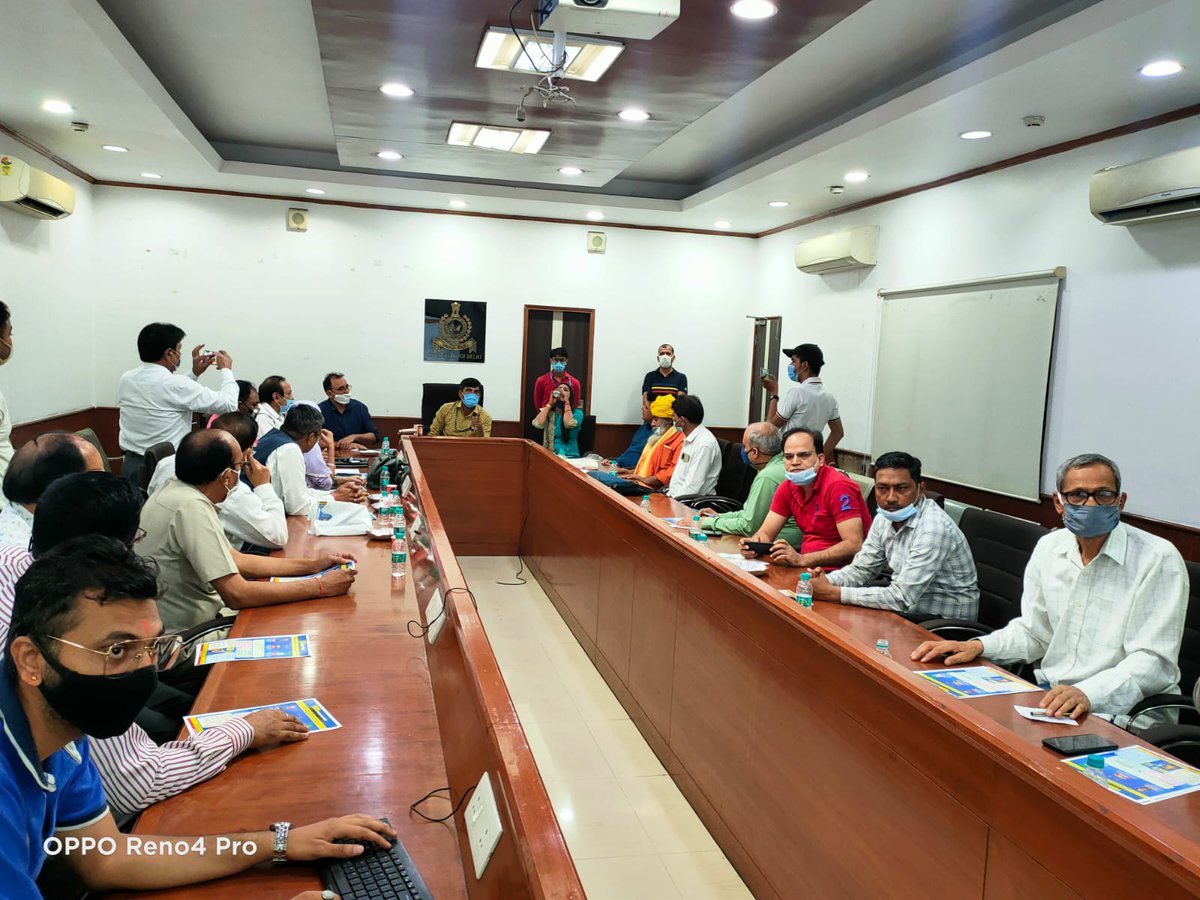 sdmpreetvihar's tweet photo. A meeting was held on 28.10.2021 in the office of DM(East) with representatives of various Market Welfare Association/NGO of Preet Vihar Sub Division regarding "YUDH PRADHUSHAN KE VIRUDH" with participation of Citizen campaign against pollution. https://t.co/cxWlL7Xe7X