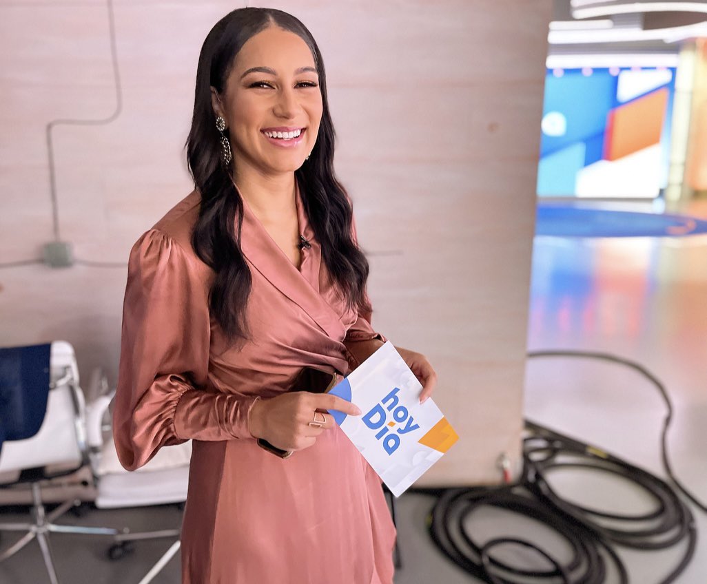Morgan Radford on Twitter: "Nos vemos AHORITA en @hoydia! https://t.co