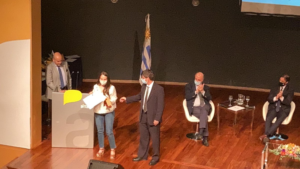 fomentocolsuiza's tweet photo. premio en desarrollo territorial.
Este galardón nos motiva trabajar en la cancha con los socios en busca de una más y  mejor producción agropecuaria.
Fomento Colonia Suiza.
Fomento de TODOS.
#FomentoColoniaSuiza #Alcico
@inacoop https://t.co/9KssNS3EYP