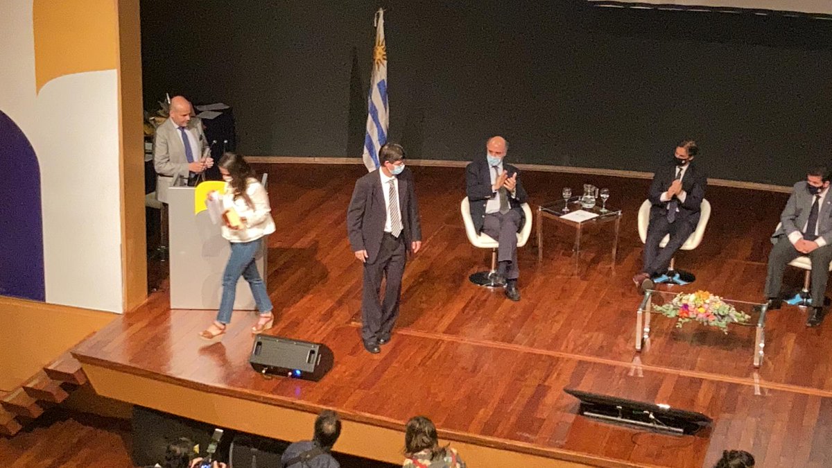 fomentocolsuiza's tweet photo. premio en desarrollo territorial.
Este galardón nos motiva trabajar en la cancha con los socios en busca de una más y  mejor producción agropecuaria.
Fomento Colonia Suiza.
Fomento de TODOS.
#FomentoColoniaSuiza #Alcico
@inacoop https://t.co/9KssNS3EYP