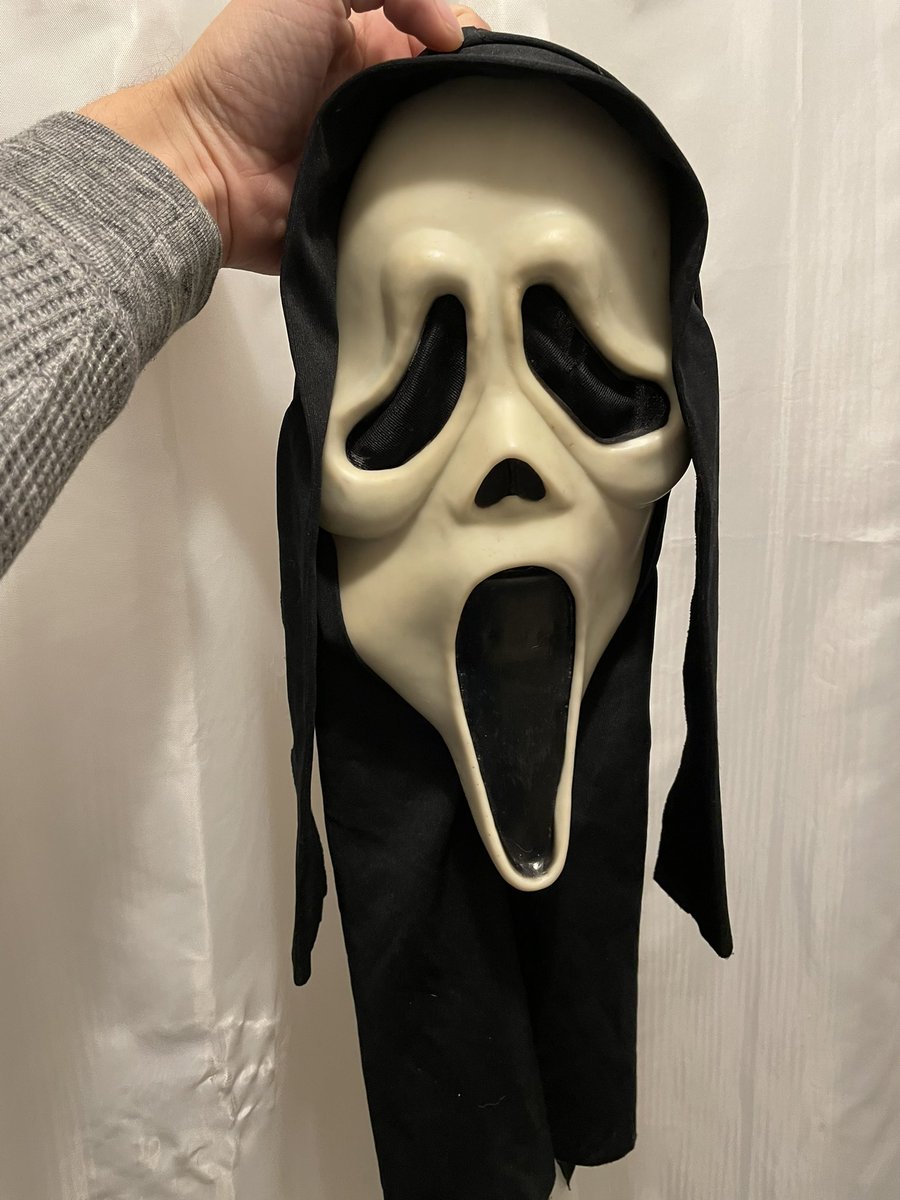 justnotperfect0's tweet photo. #halloween #scream #masker #terugvolgvrijdag goedemorgen #coronamaatregelen #marktplaats goedemiddag, iemand toevallig zo'n scream masker tekoop jaren 90/2000. Ik bied er een leuke prijs voor. Laat mij het dan weten aub...(niet de maskers van nu) https://t.co/h03M7iSXPk