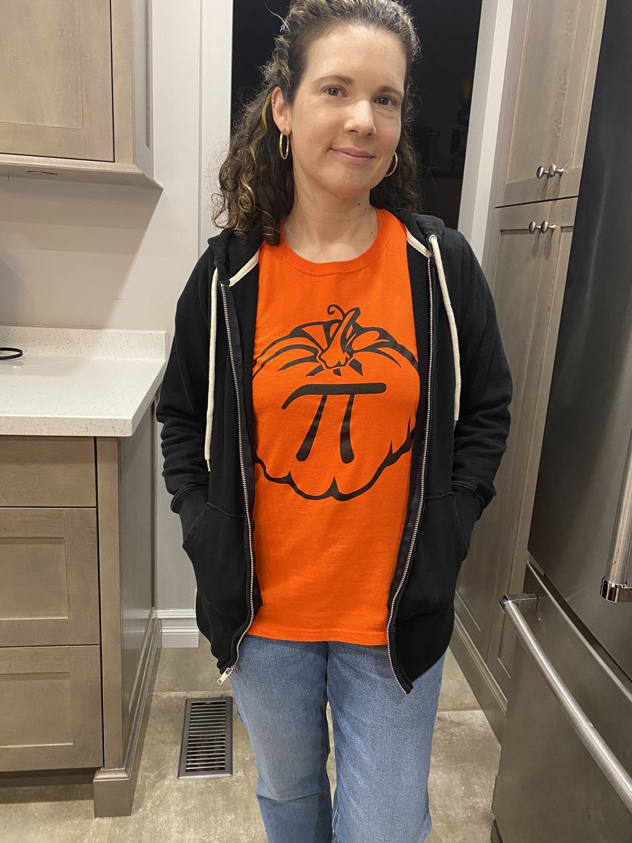 McLennan1977's tweet image. Nothing scary about this shirt! Happy Halloween everyone!
🎃 + Pi = a happy educator
#mathisfun #joyfulmath #spookymath #FridayFeeling #fridaymorning #Kindergarten