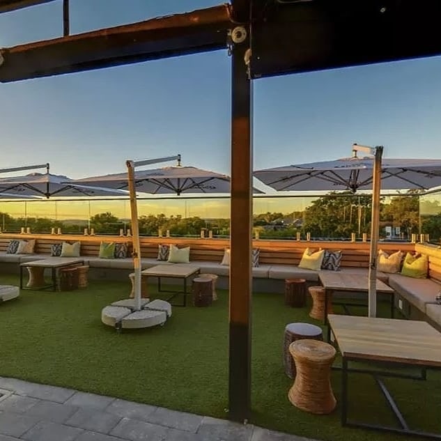 FRQNCYMusic's tweet photo. It's #DrakeAllDay TOMORROW🦉
📍THE ROOF FOURWAYS
⌚12NOON - LATE
Book your tables here: https://t.co/SYpb7AUtvK https://t.co/aGsRff52tn