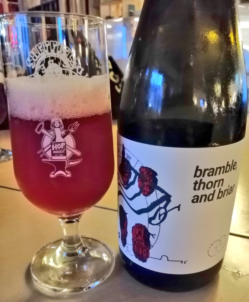 AbbeydaleBeers's tweet photo. Now pouring @HopHideout as part of #FunkFest21 - an absolute stunner from Crossover Blendery... Just look at that colour! https://t.co/RDQqyyPaz7