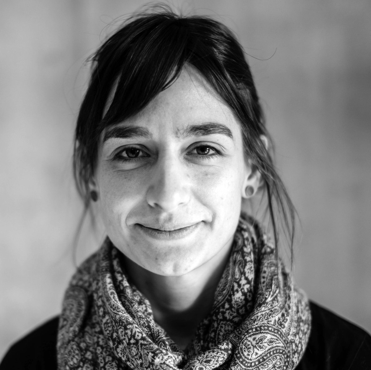We have the pleasure to announce Sophy Kohler's  PhD Defence: "Reading for relation. Forms of Attachment in Contemporary Migration Literature". 
When: Nov 11 2021 at 1.00pm (Danish time).
Further details and registration: event.sdu.dk/phd11november
#GrundforskFond