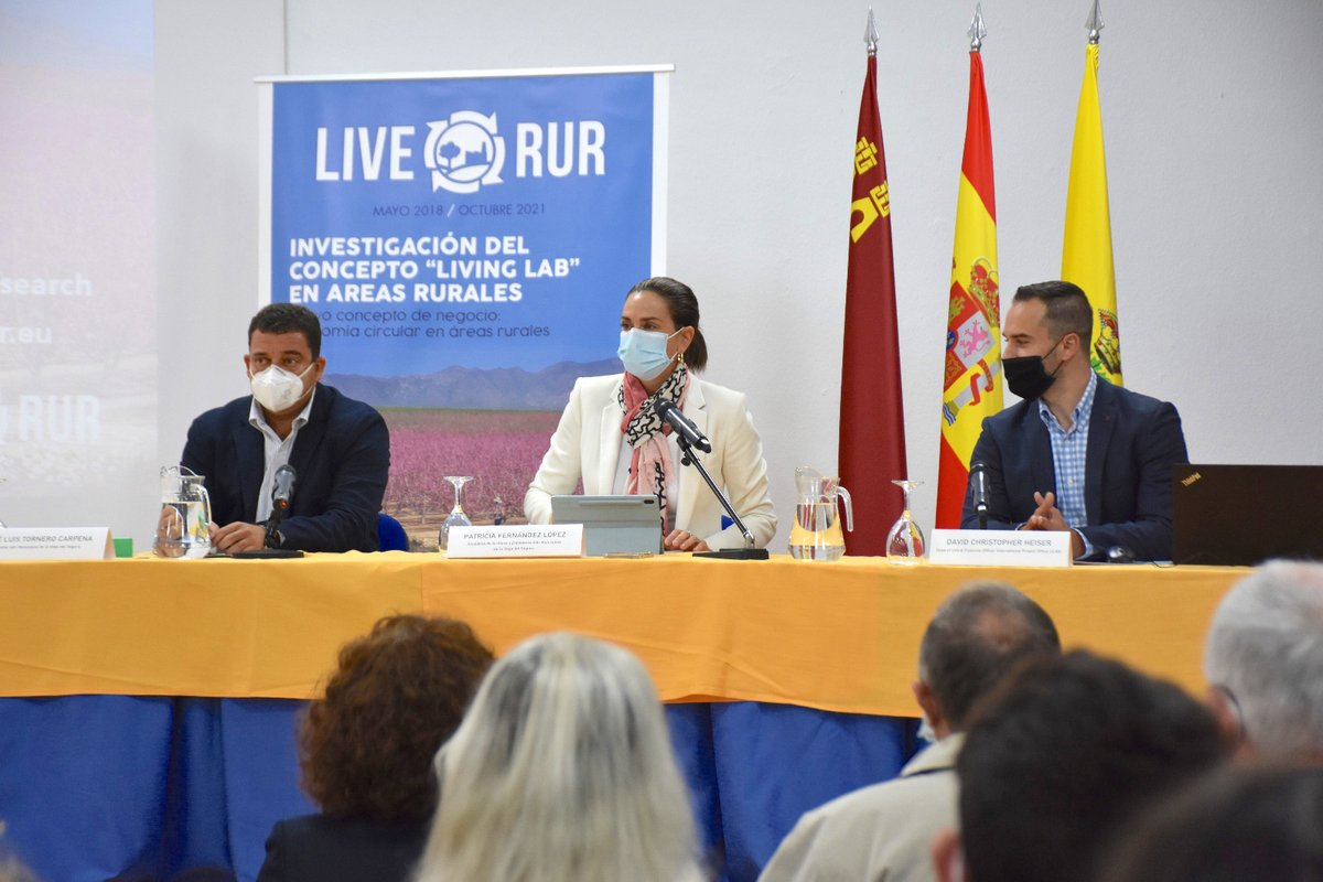 La alcaldesa, @PatriciaArchena como presidenta del <a href="/Adrivegadelseg1/">Adri@vegadelsegura.org</a> ha inaugurado en #Archena las Jornadas de 'Economía circular como nuevo modelo de negocio' que a su vez han servido de clausura del proyecto <a href="/liverur/">LIVERUR</a>.