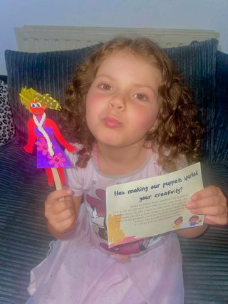 DoorstepLib's tweet photo. Another adorable photo of one of our children with their Early Years Packs! With the help of @OVOEnergy's #OVOFoundation, we've been able to put these packs together filled with gifts to encourage and support the development of little ones. Read more here -https://t.co/QF0WOYYkG0 https://t.co/LpVhneVMY9